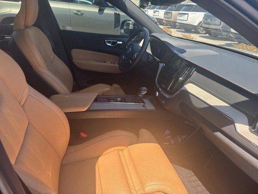 2020 Volvo XC60 T6 Inscription