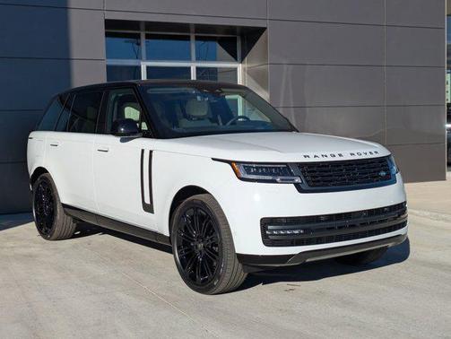 2025 Land Rover Range Rover P400 SE 7 Seat