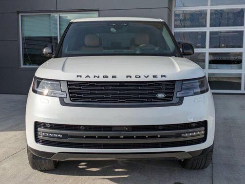 2025 Land Rover Range Rover P530 SE