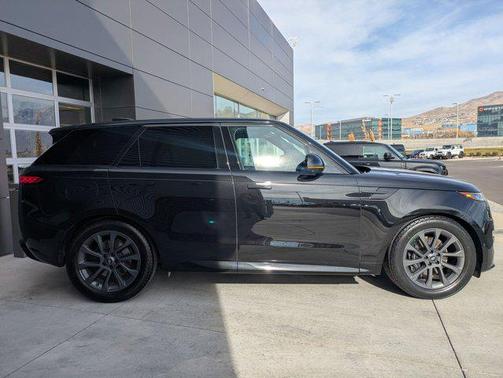 2024 Land Rover Range Rover Sport SE