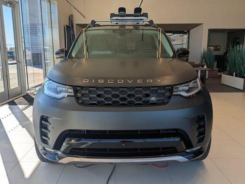 2026 Land Rover Discovery Tempest Edition