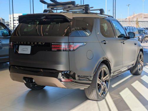 2026 Land Rover Discovery Tempest Edition