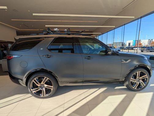 2026 Land Rover Discovery Tempest Edition