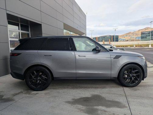 2023 Land Rover Range Rover Sport SE