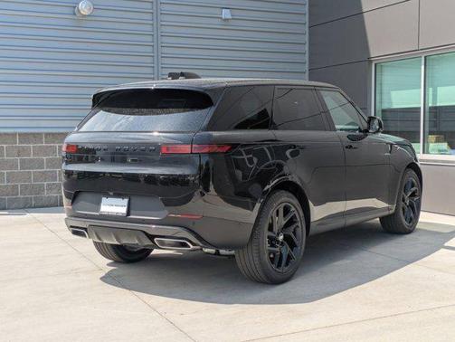 2025 Land Rover Range Rover Sport SE