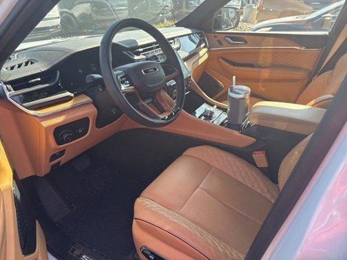2024 Jeep Grand Cherokee Summit