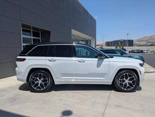 2024 Jeep Grand Cherokee Summit