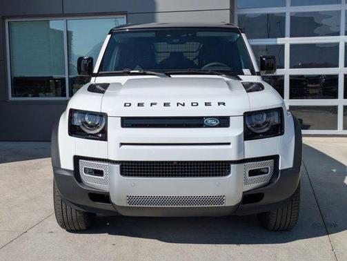 2025 Land Rover Defender 110 P400 S