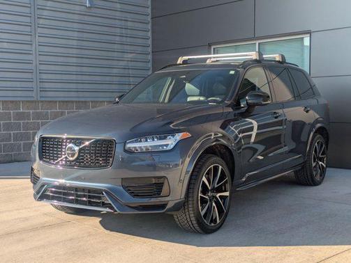 2023 Volvo XC90 Recharge Plug-In Hybrid T8 Ultimate Dark Theme 7-Seater