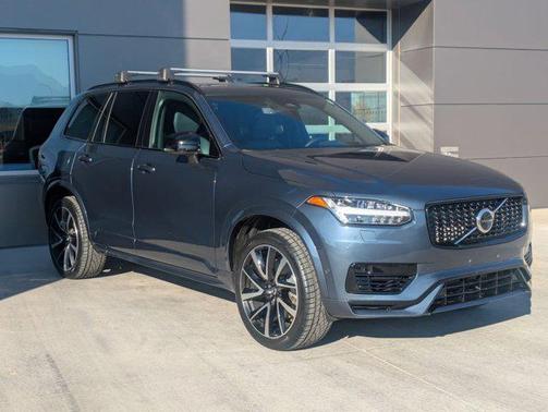 2023 Volvo XC90 Recharge Plug-In Hybrid T8 Ultimate Dark Theme 7-Seater