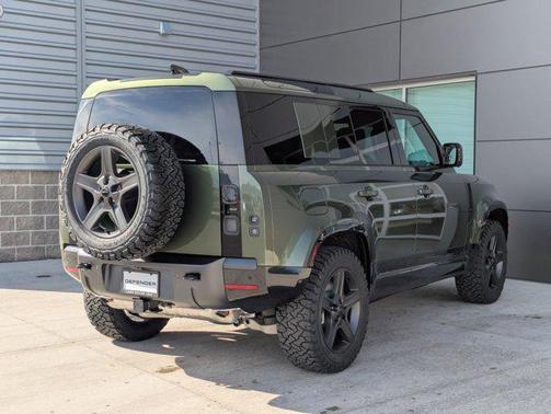 2026 Land Rover Defender P400 X-Dynamic SE