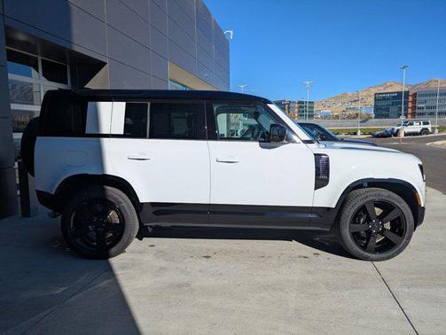 2026 Land Rover Defender 110 V8