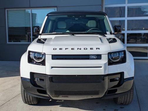 2026 Land Rover Defender 110 V8