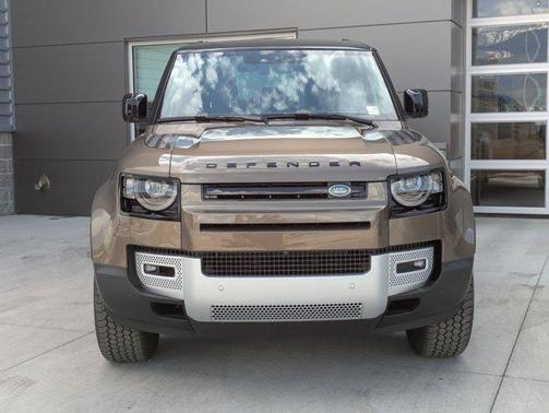 2025 Land Rover Defender 110 P300