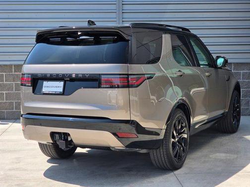 2025 Land Rover Discovery P360 Dynamic SE