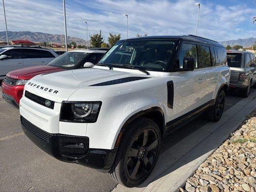 2024 Land Rover Defender 130 P400 X-Dynamic SE
