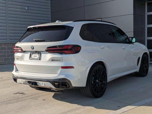 2024 BMW X5 M60i