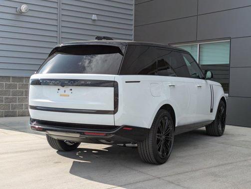 2026 Land Rover Range Rover P400 SE 7 Seat