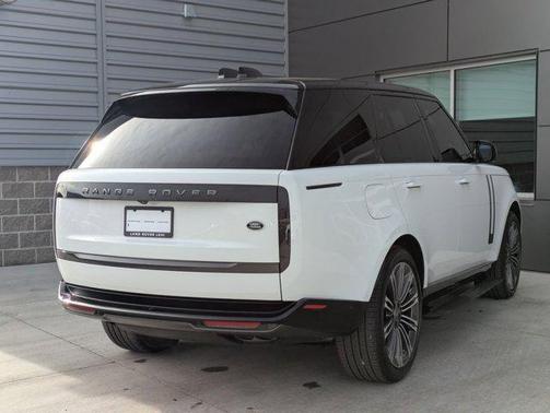 2023 Land Rover Range Rover P530 SE