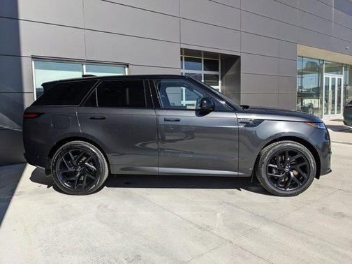 2025 Land Rover Range Rover Sport SE