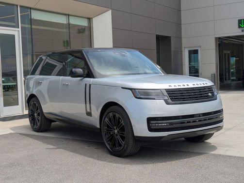2025 Land Rover Range Rover P530 SE 7 Seat