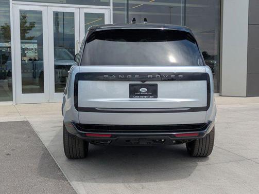 2025 Land Rover Range Rover P530 SE 7 Seat