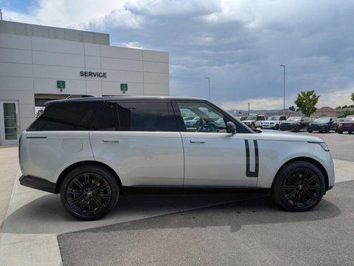 2025 Land Rover Range Rover P530 SE 7 Seat