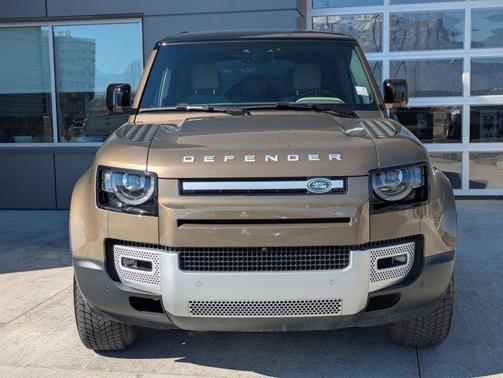 2023 Land Rover Defender 110 SE