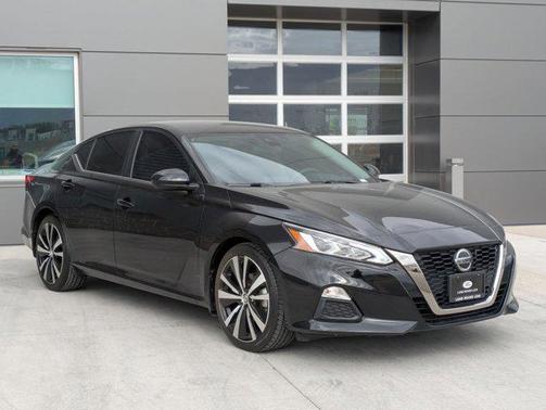 2022 Nissan Altima SR FWD