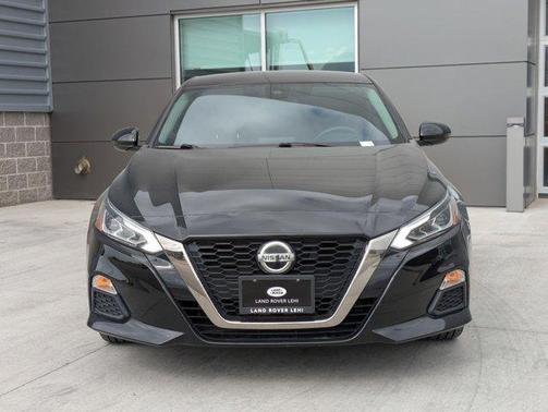 2022 Nissan Altima SR FWD