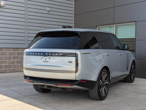 2023 Land Rover Range Rover P530 SE