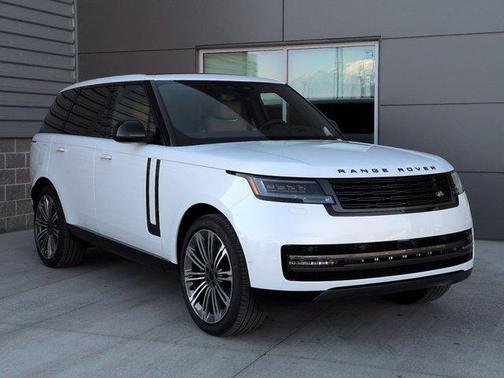 2026 Land Rover Range Rover P530 SE