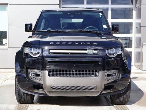 Santorini Black Metallic 2025 Land Rover Defender 110 P500 X-Dynamic SE