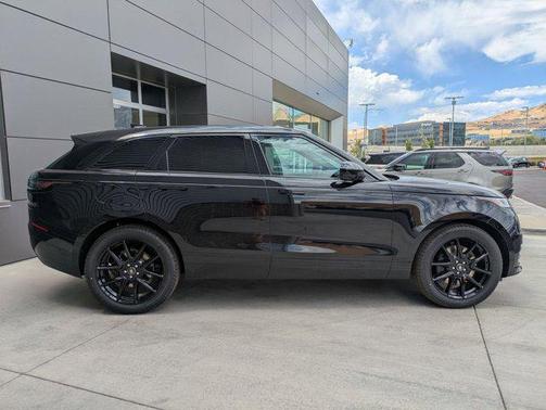 2026 Land Rover Range Rover Velar P250 SE R-Dynamic