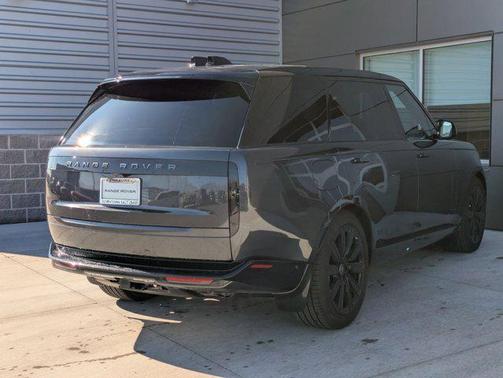 2025 Land Rover Range Rover P530 SE 7 Seat