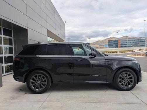 2024 Land Rover Range Rover Sport SE