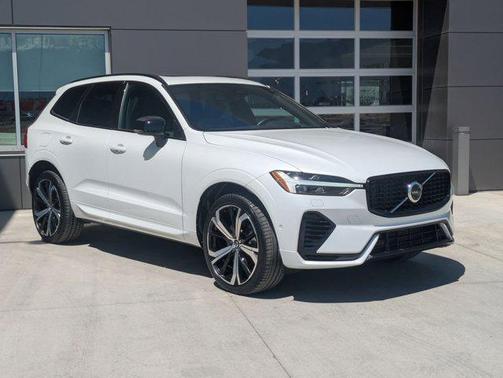 2022 Volvo XC60 Recharge Plug-In Hybrid T8 R-Design