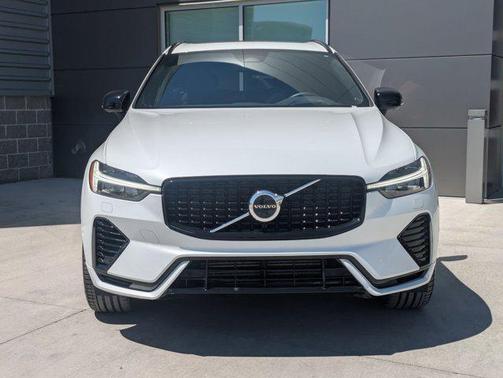 2022 Volvo XC60 Recharge Plug-In Hybrid T8 R-Design