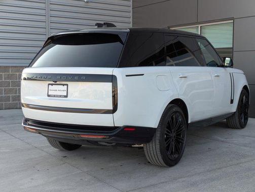 2026 Land Rover Range Rover P400 SE 7 Seat