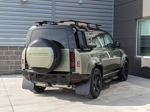 2025 Land Rover Defender 110 P400 X-Dynamic SE