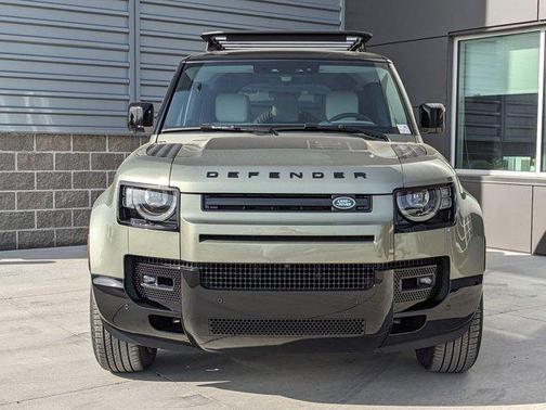 2025 Land Rover Defender 110 P400 X-Dynamic SE