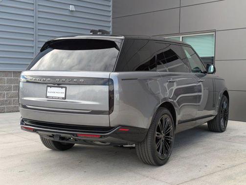 2026 Land Rover Range Rover P400 SE 7 Seat