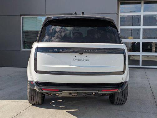 2026 Land Rover Range Rover P530 SE 7 Seat