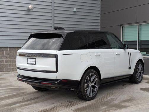 2025 Land Rover Range Rover P400 SE