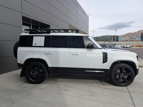 2022 Land Rover Defender 110 X-Dynamic HSE