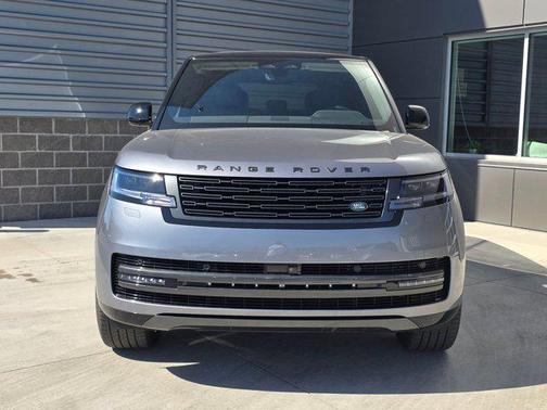 2025 Land Rover Range Rover P530 SE
