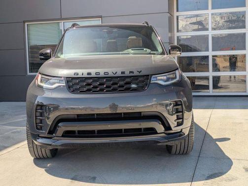 2024 Land Rover Discovery P300 Dynamic SE