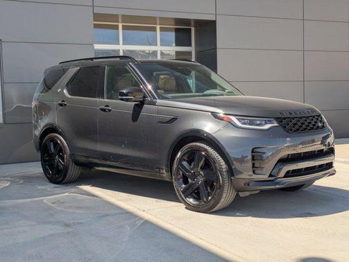 2024 Land Rover Discovery P300 Dynamic SE