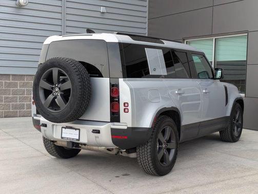 2024 Land Rover Defender 110 P400 S