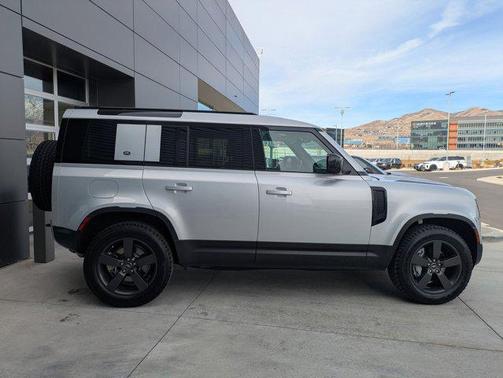 2024 Land Rover Defender 110 P400 S